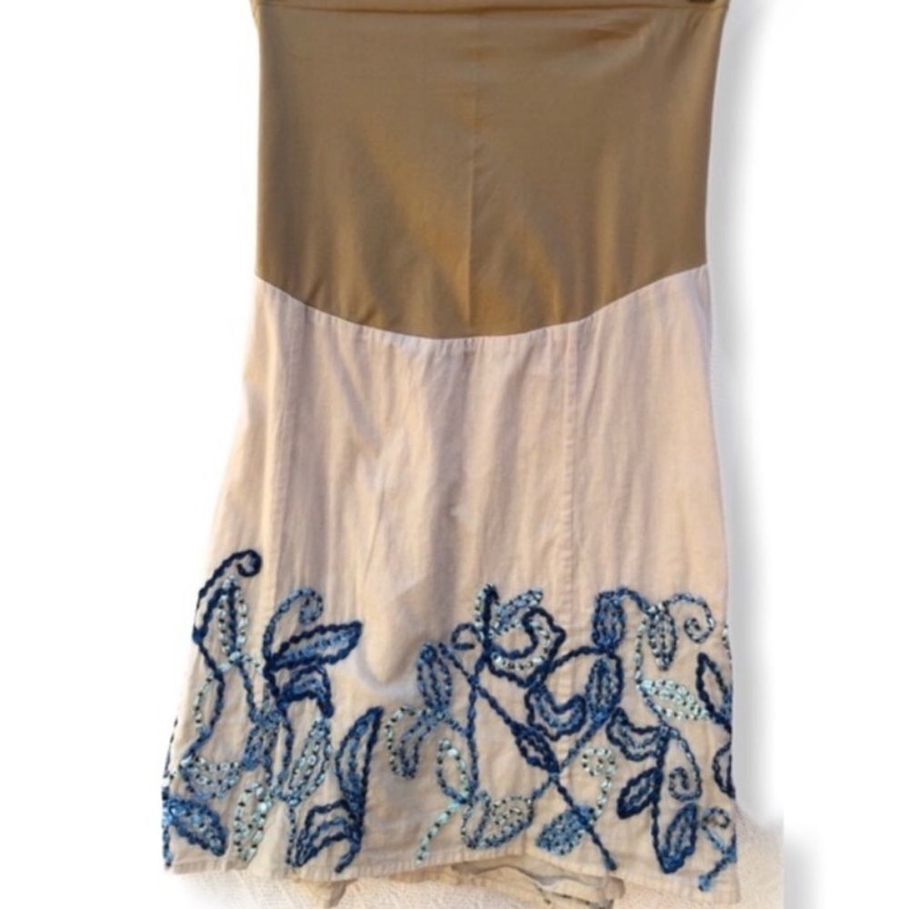 A Pea In‎ The Pod Embroidered Skirt